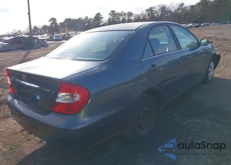 2004 Toyota Camry Le z USA, uszkodzony, nr VIN 4T1BE32K94U282921